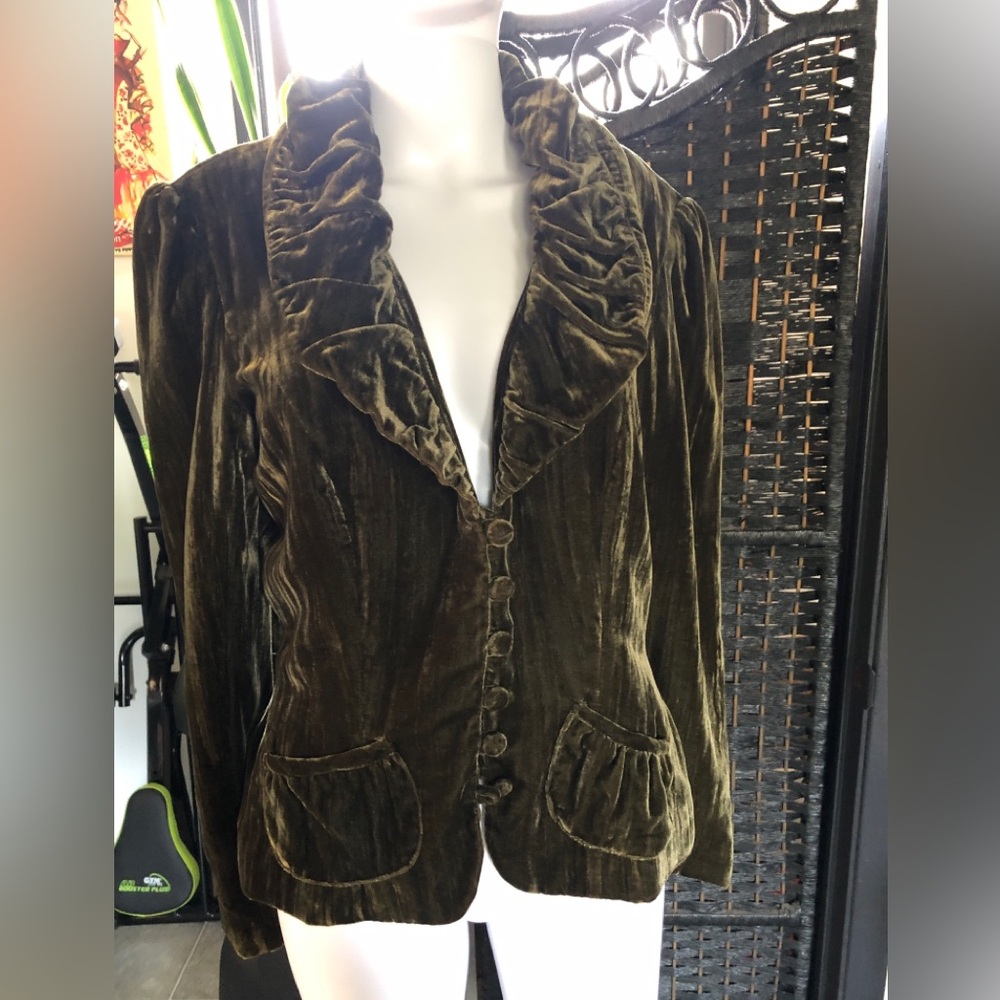 Women’s Cartise Velvet Blazer in Olive Green NWOT